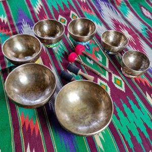 Singing Bowls Chakra Set Tiger Eye (7 bowls) (18-25 cm, 9.5 kg)
