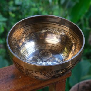 Mantra Hammered Singing Bowl - F# (20 cm, 1.2 kg)