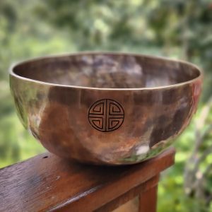 Fullmoon Tiger Eye Hammered Singing Bowl - C (26 cm, 2 kg)