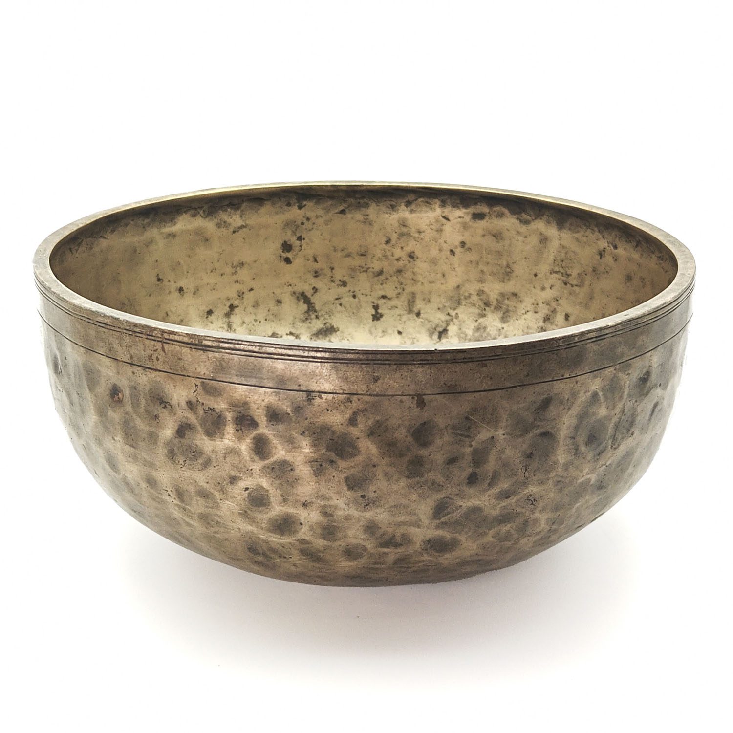 Antique 250-Years-Old Hammered Singing Bowl - C3 (27 cm, 1.9 kg) - Image 2