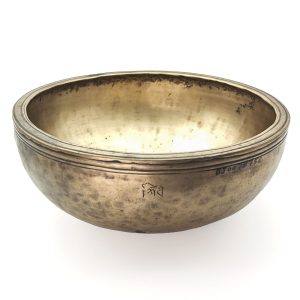Antique 250-Years-Old Hammered Singing Bowl - B3 (28 cm, 2.1 kg)